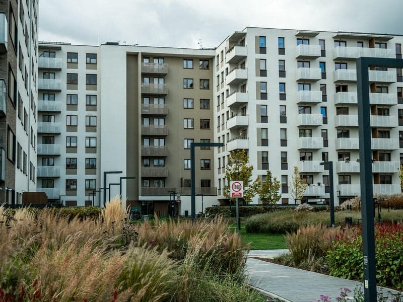 HOA common area maintained to community standards